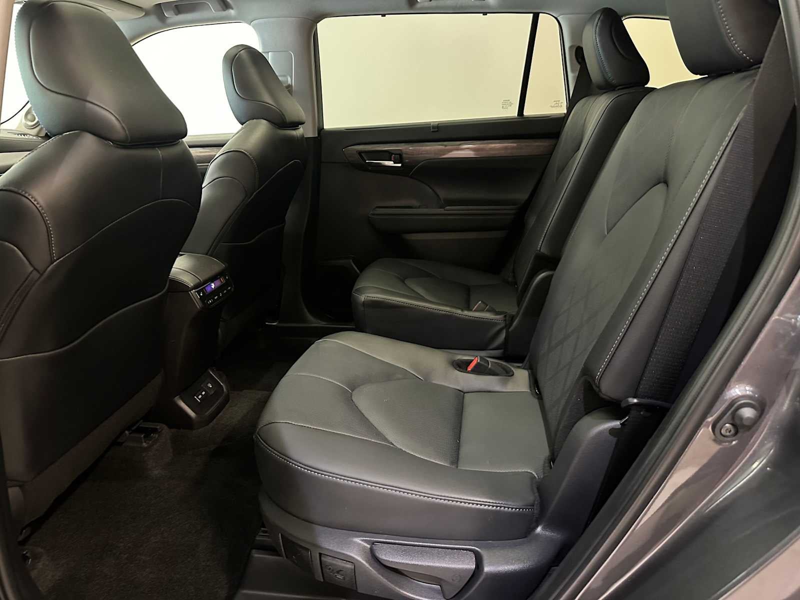 2025 Toyota Highlander Platinum