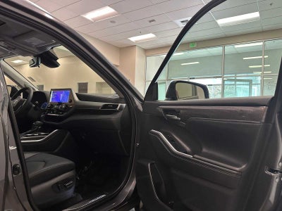 2025 Toyota Highlander Platinum