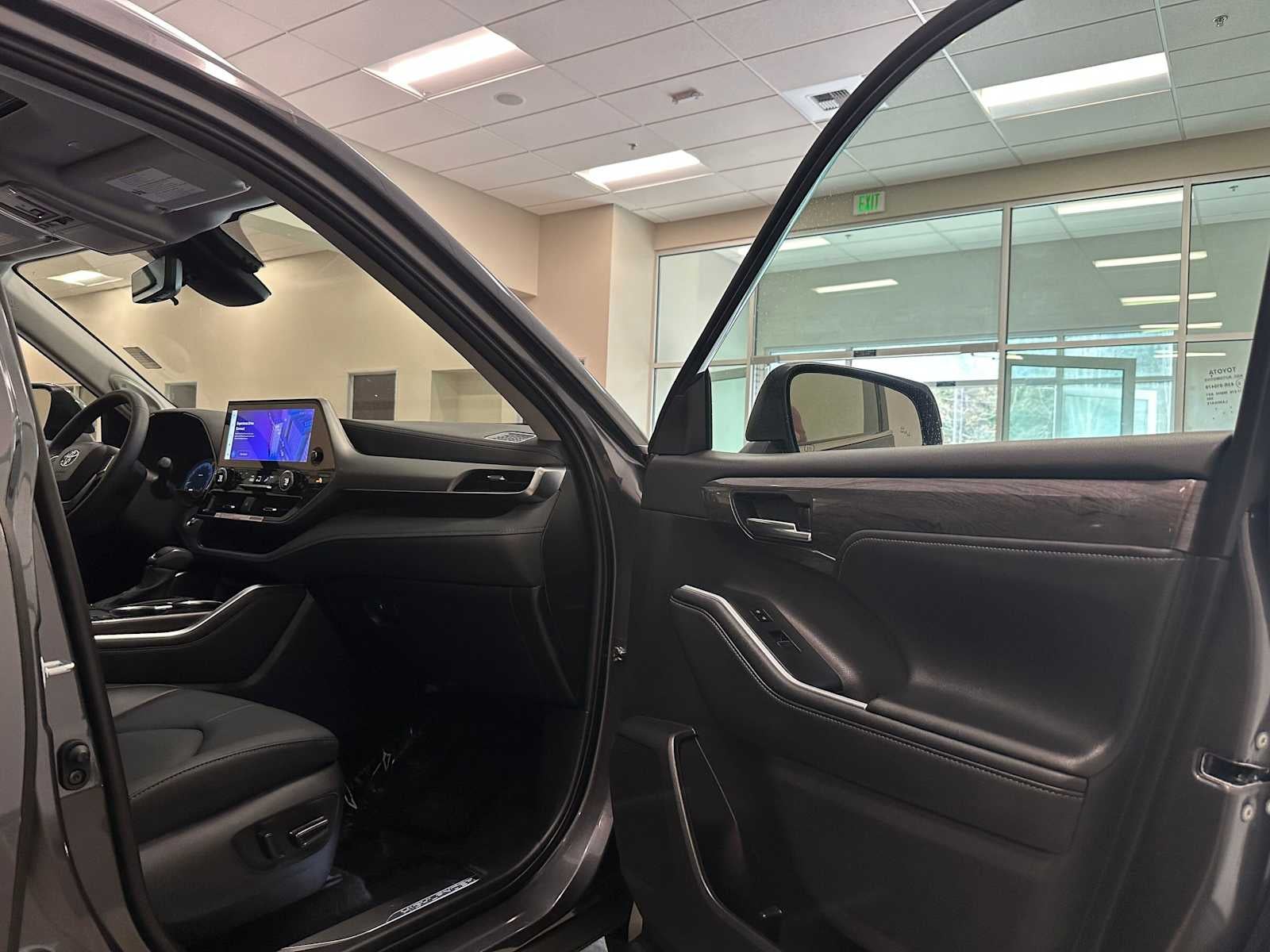 2025 Toyota Highlander Platinum
