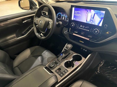 2025 Toyota Highlander Platinum