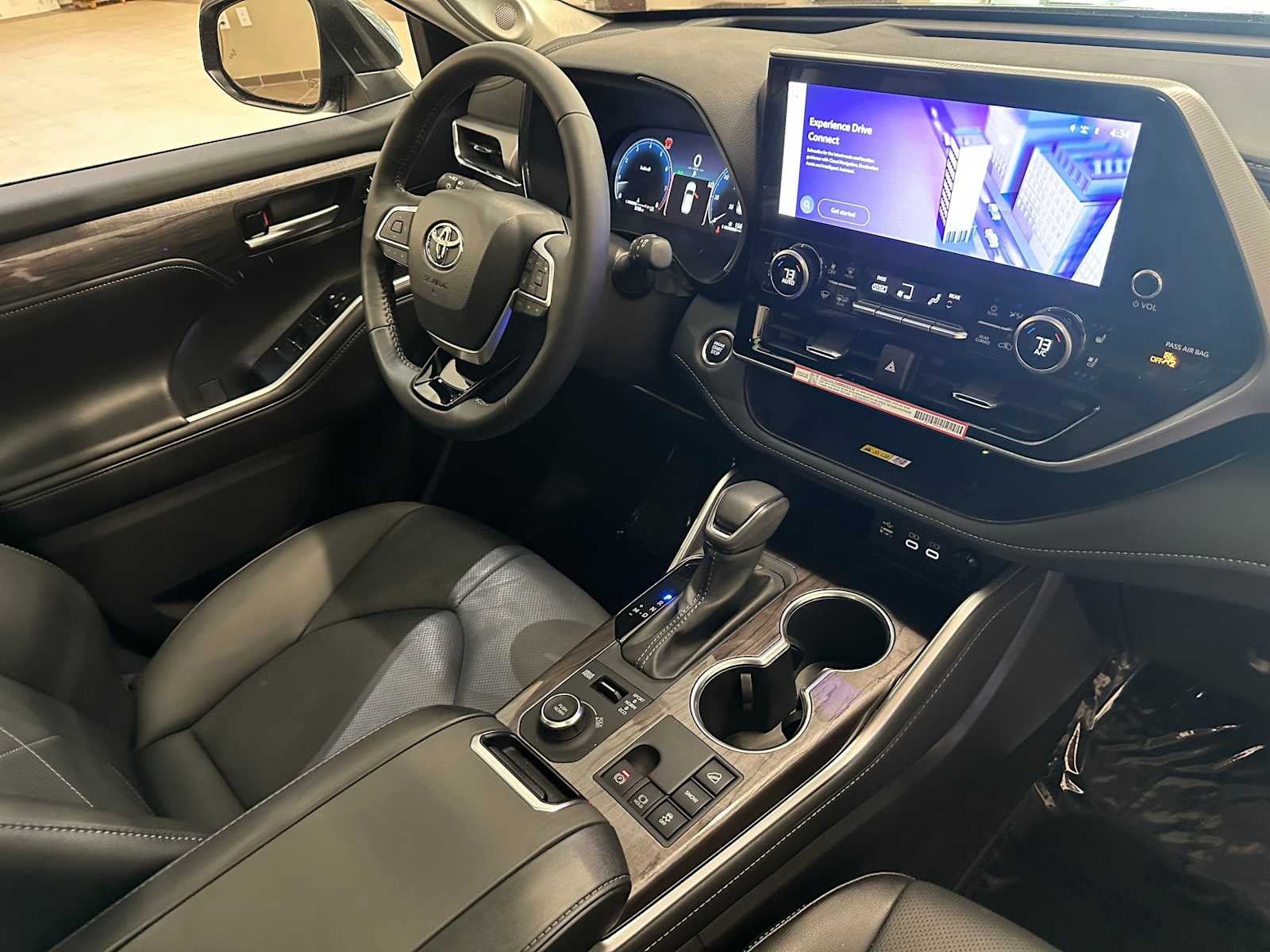2025 Toyota Highlander Platinum