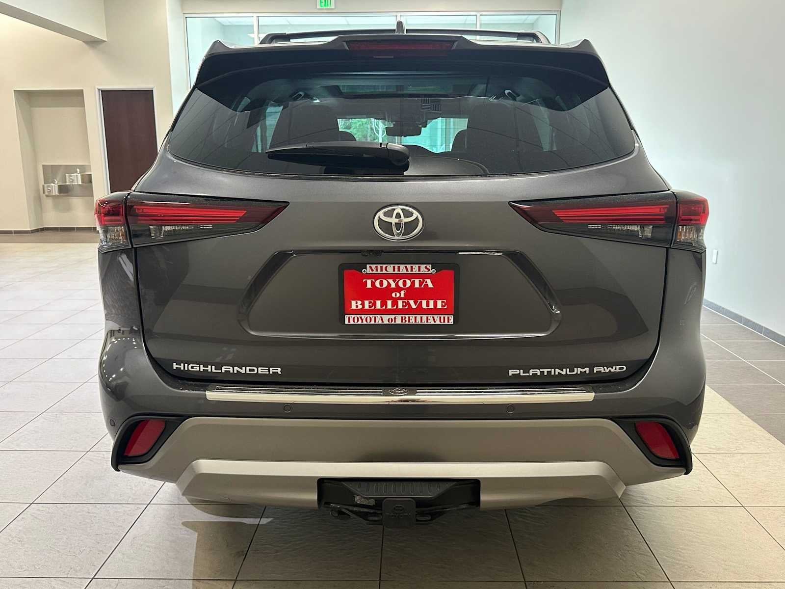 2025 Toyota Highlander Platinum