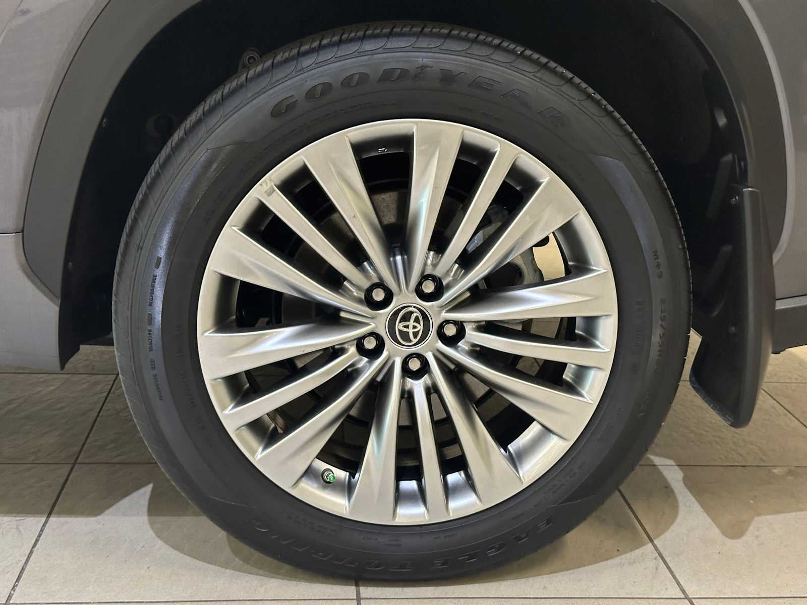 2025 Toyota Highlander Platinum