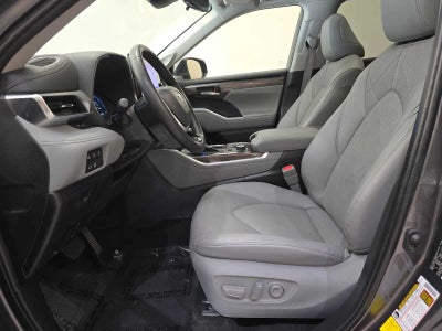 2023 Toyota Highlander Platinum