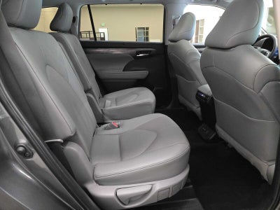 2023 Toyota Highlander Platinum