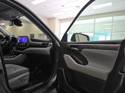 2023 Toyota Highlander Platinum