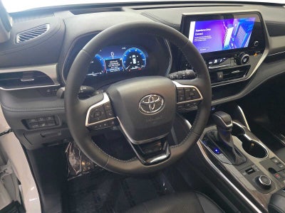 2025 Toyota Highlander Platinum