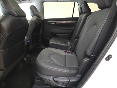 2025 Toyota Highlander Platinum