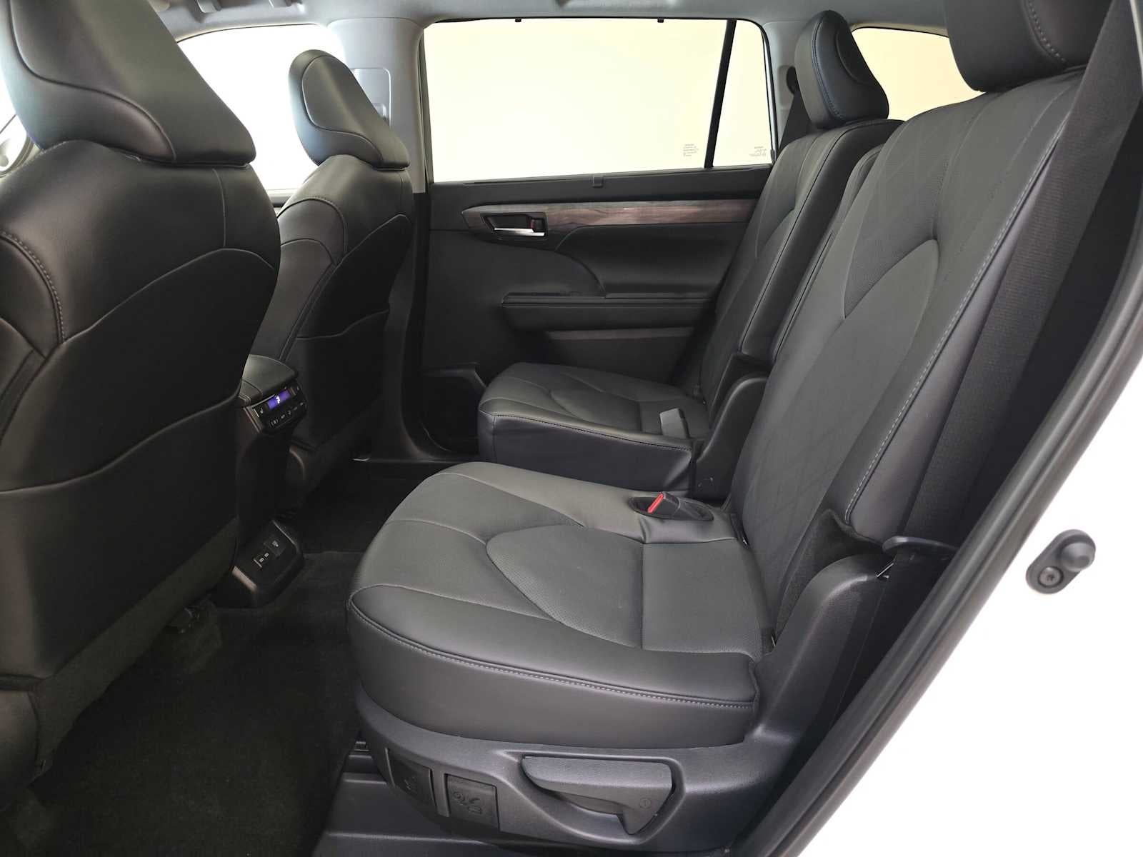 2025 Toyota Highlander Platinum