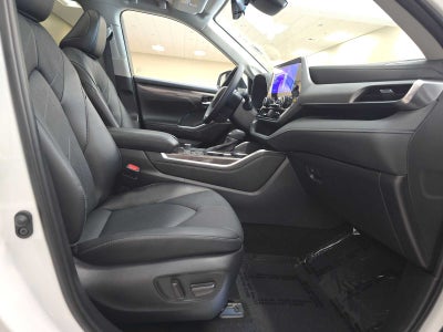 2025 Toyota Highlander Platinum