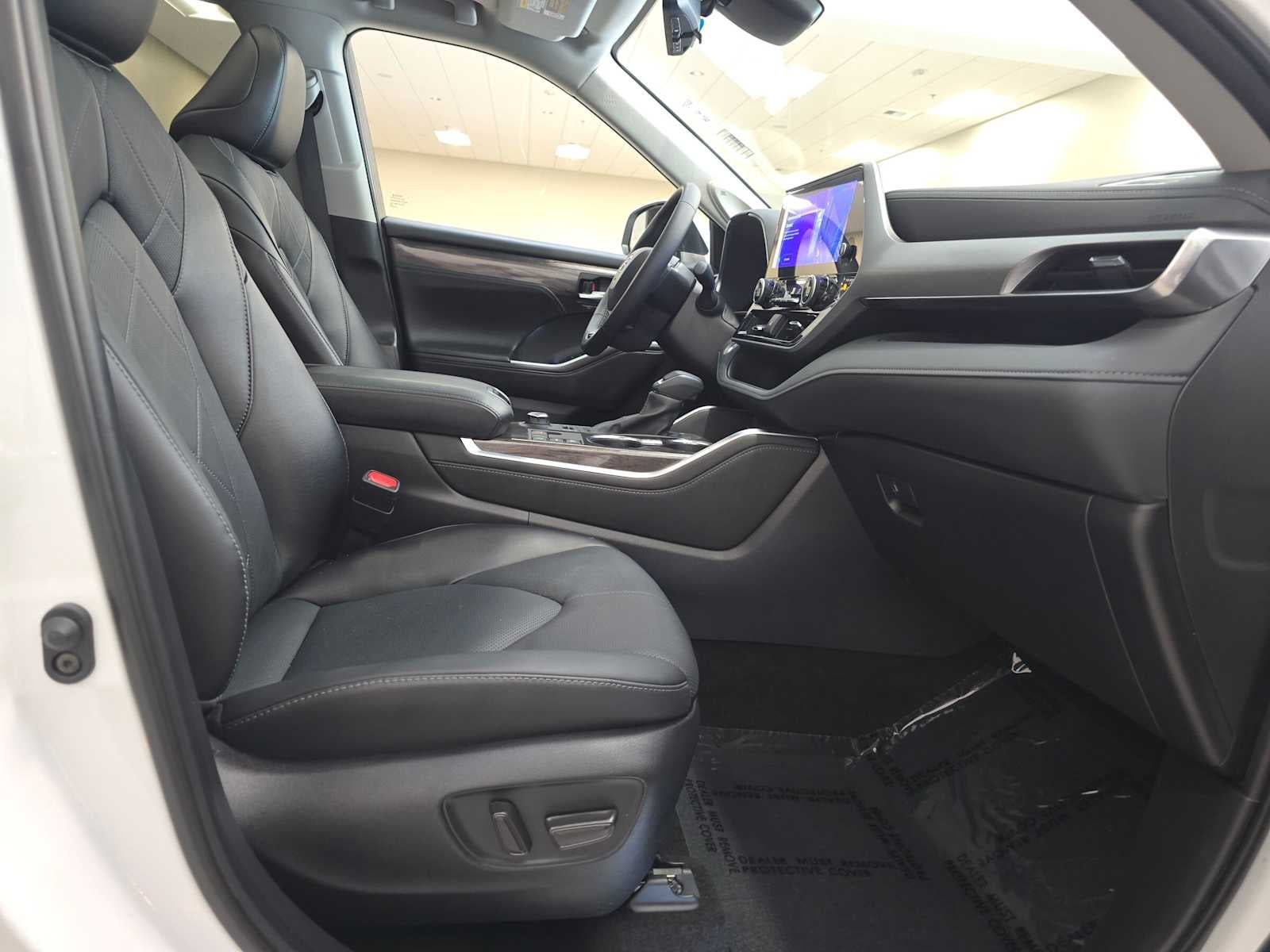 2025 Toyota Highlander Platinum