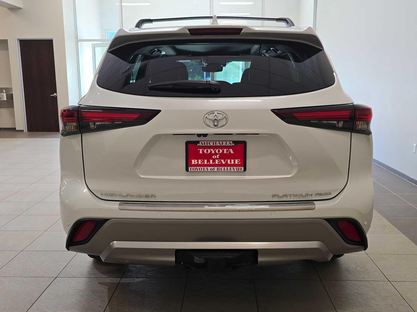 2025 Toyota Highlander Platinum