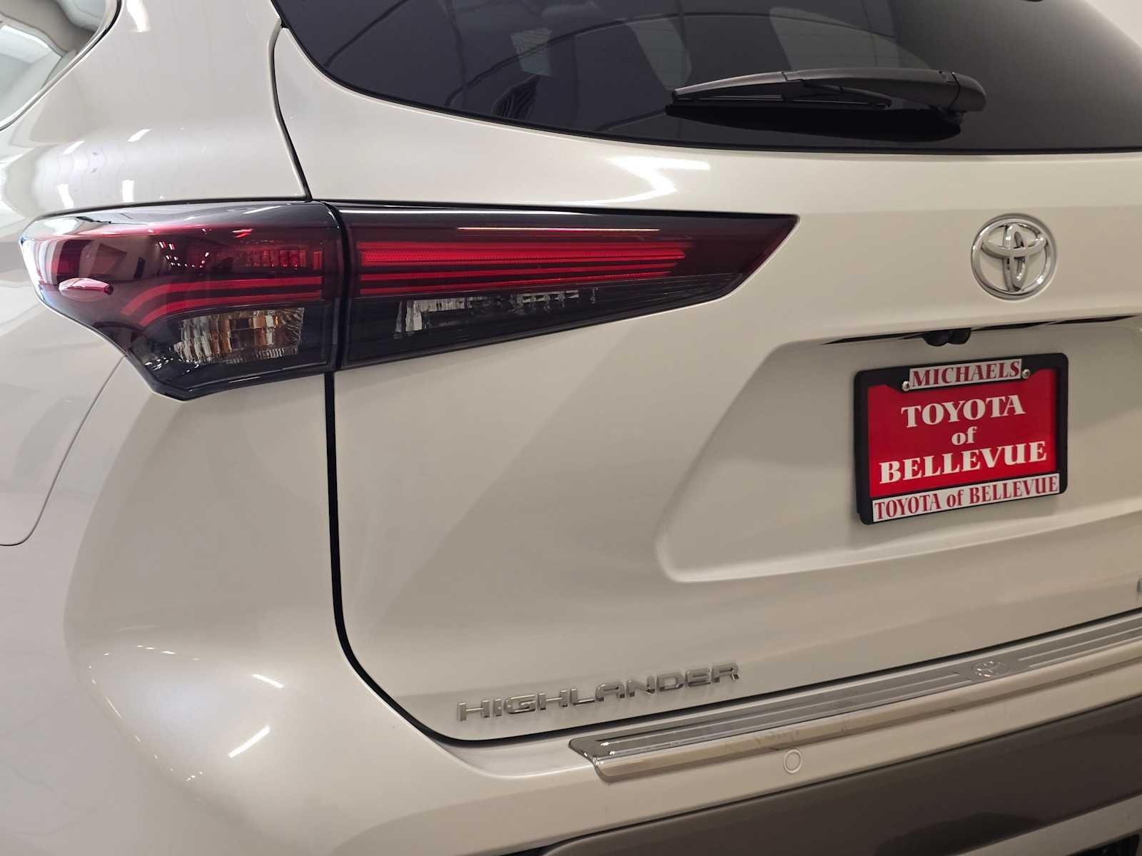 2025 Toyota Highlander Platinum