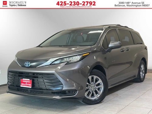 2022 Toyota Sienna LE