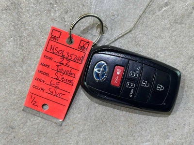 2022 Toyota Sienna LE