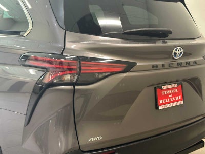 2022 Toyota Sienna LE