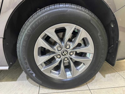 2022 Toyota Sienna LE