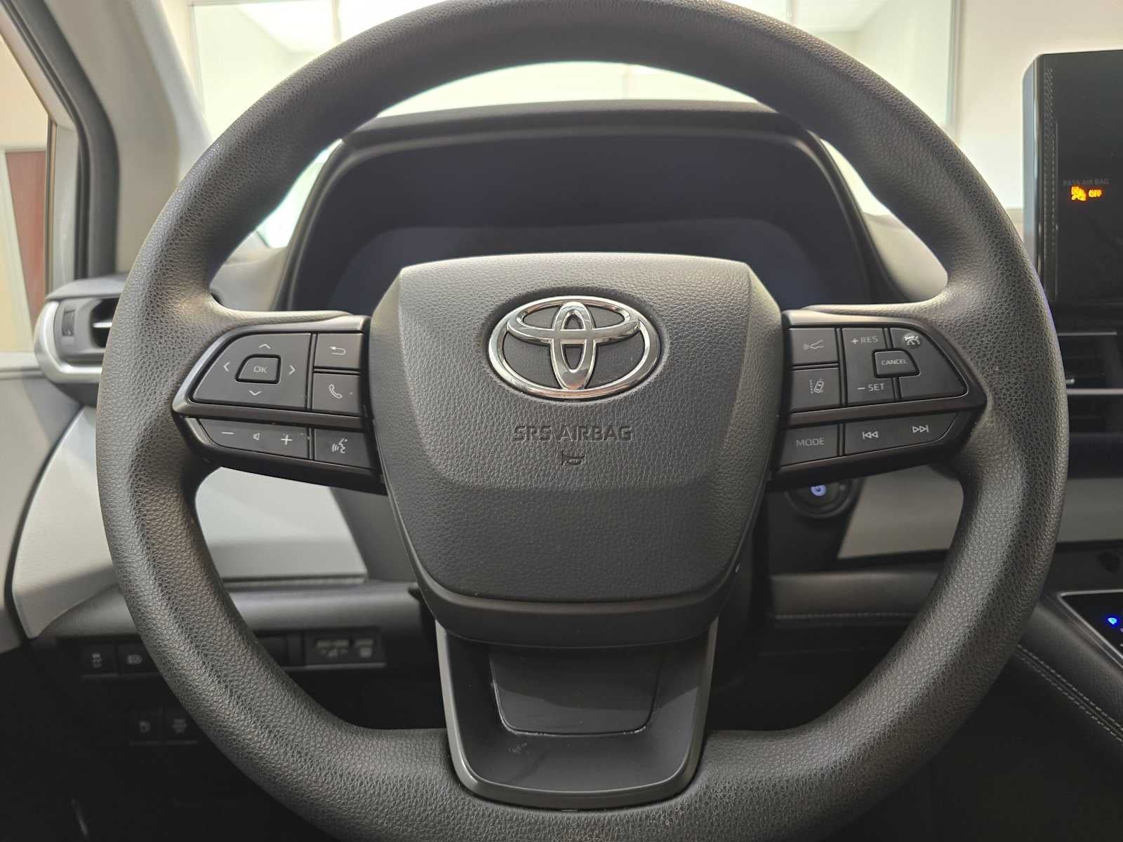 2025 Toyota Sienna LE
