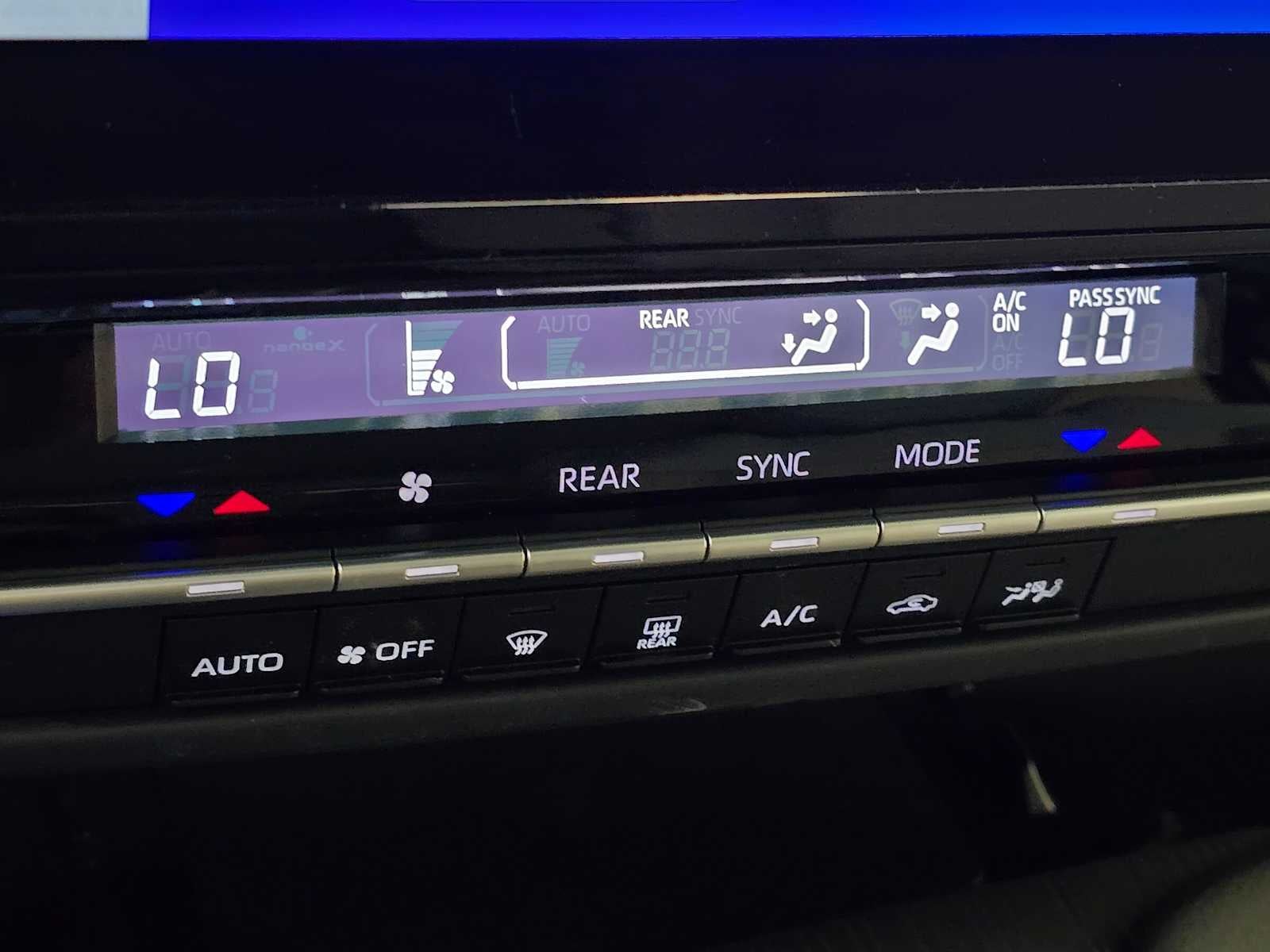 2025 Toyota Sienna LE