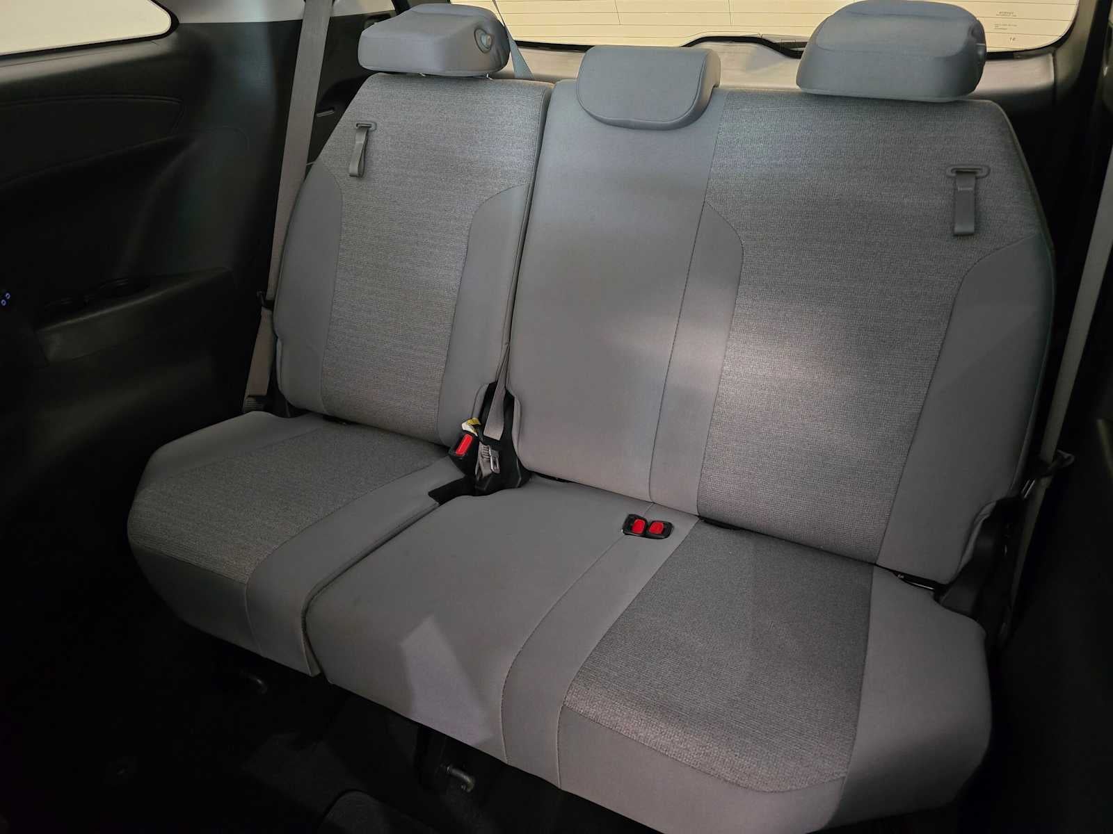 2025 Toyota Sienna LE