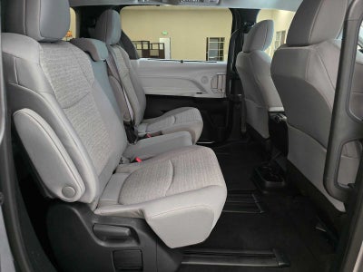 2025 Toyota Sienna LE