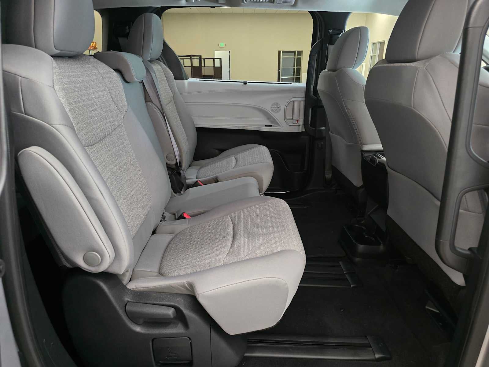 2025 Toyota Sienna LE