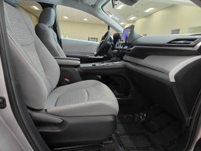 2025 Toyota Sienna LE