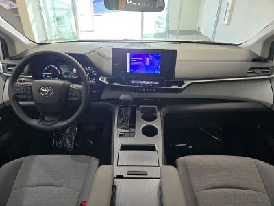 2025 Toyota Sienna LE