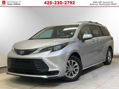 2025 Toyota Sienna LE