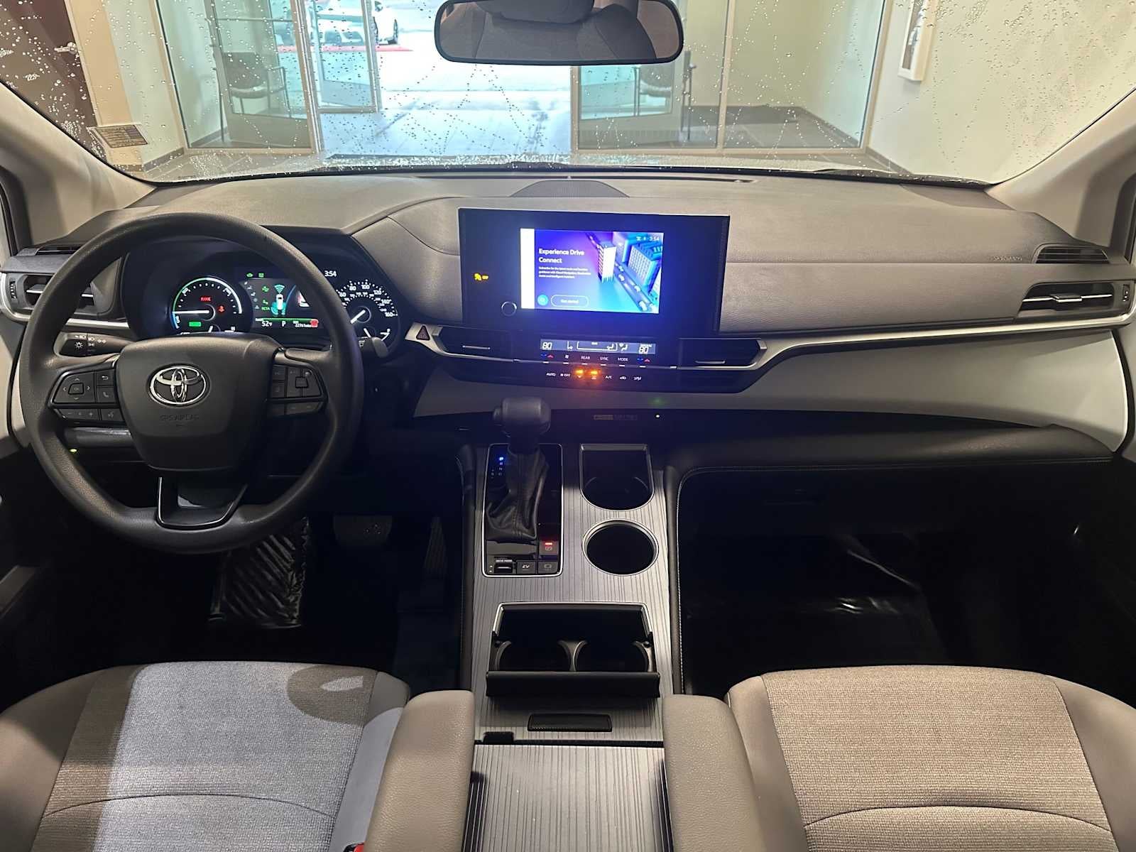 2025 Toyota Sienna LE