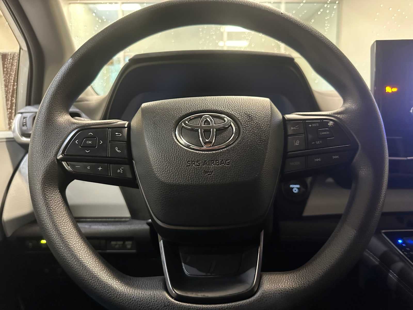2025 Toyota Sienna LE