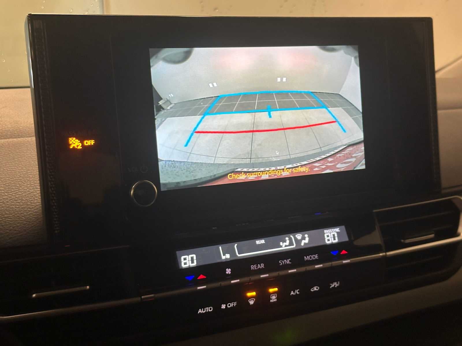 2025 Toyota Sienna LE