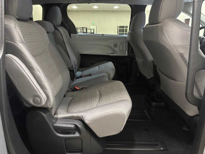 2025 Toyota Sienna LE