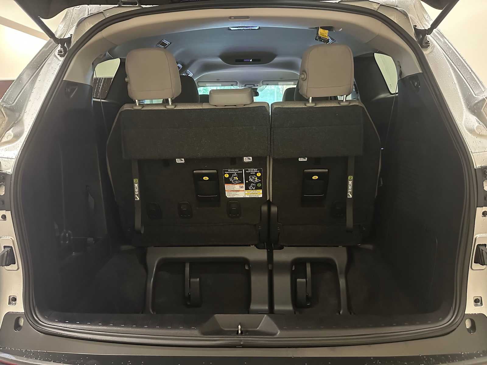 2025 Toyota Sienna LE