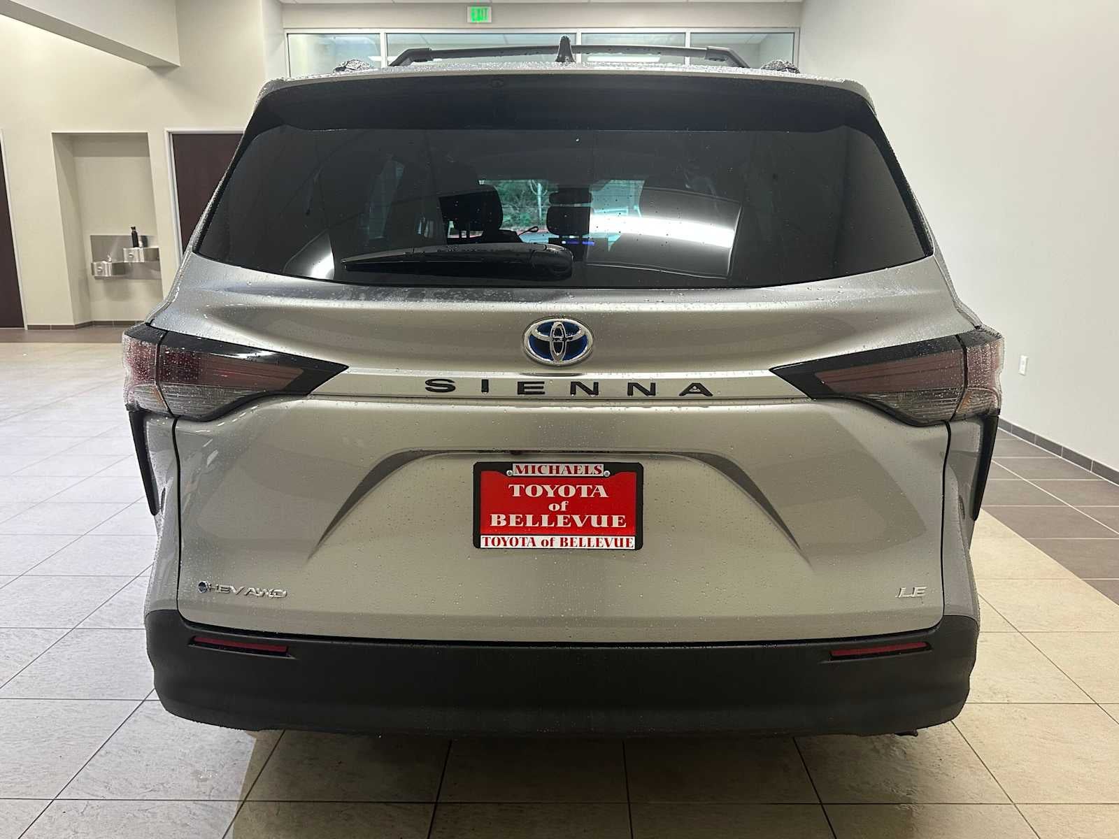 2025 Toyota Sienna LE