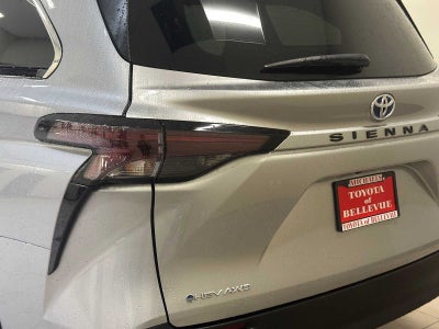 2025 Toyota Sienna LE