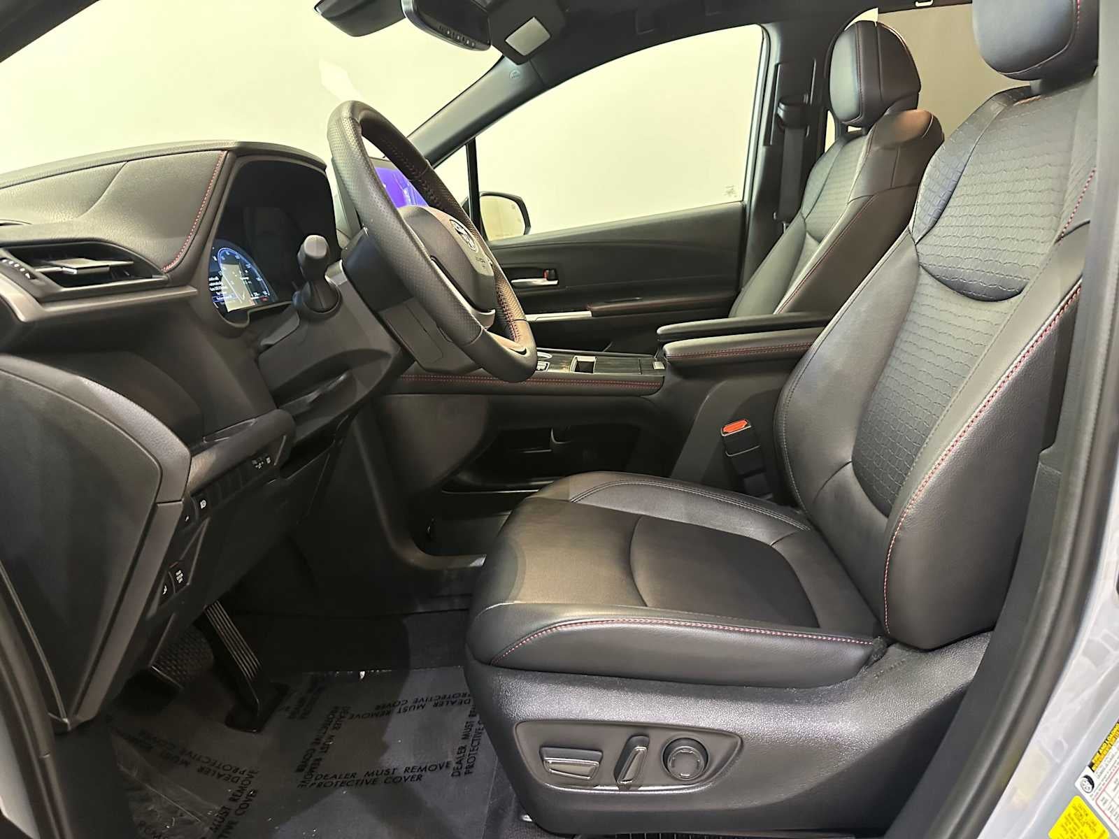 2025 Toyota Sienna XSE
