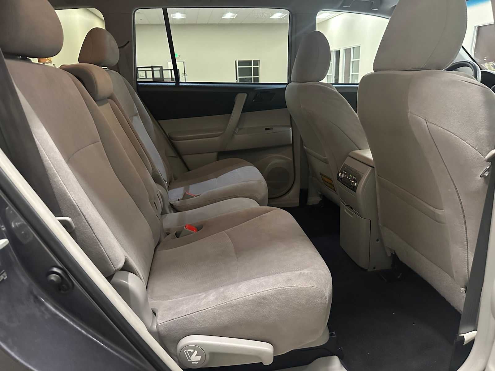 2012 Toyota Highlander FWD 4dr V6 (Natl)