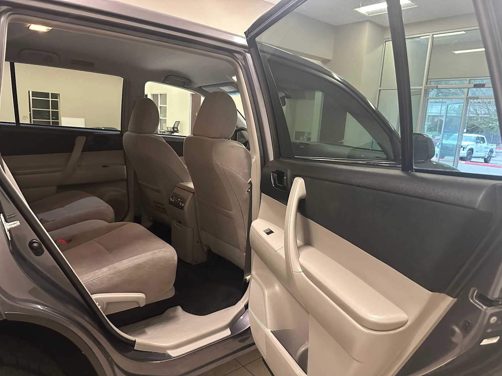 2012 Toyota Highlander FWD 4dr V6 (Natl)