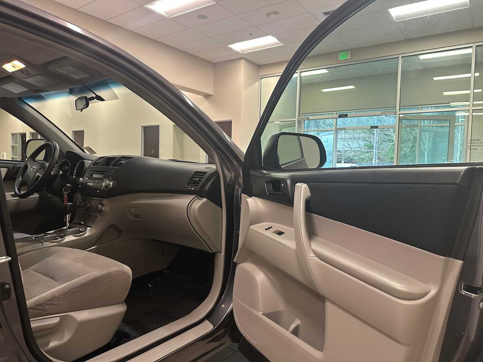 2012 Toyota Highlander FWD 4dr V6 (Natl)