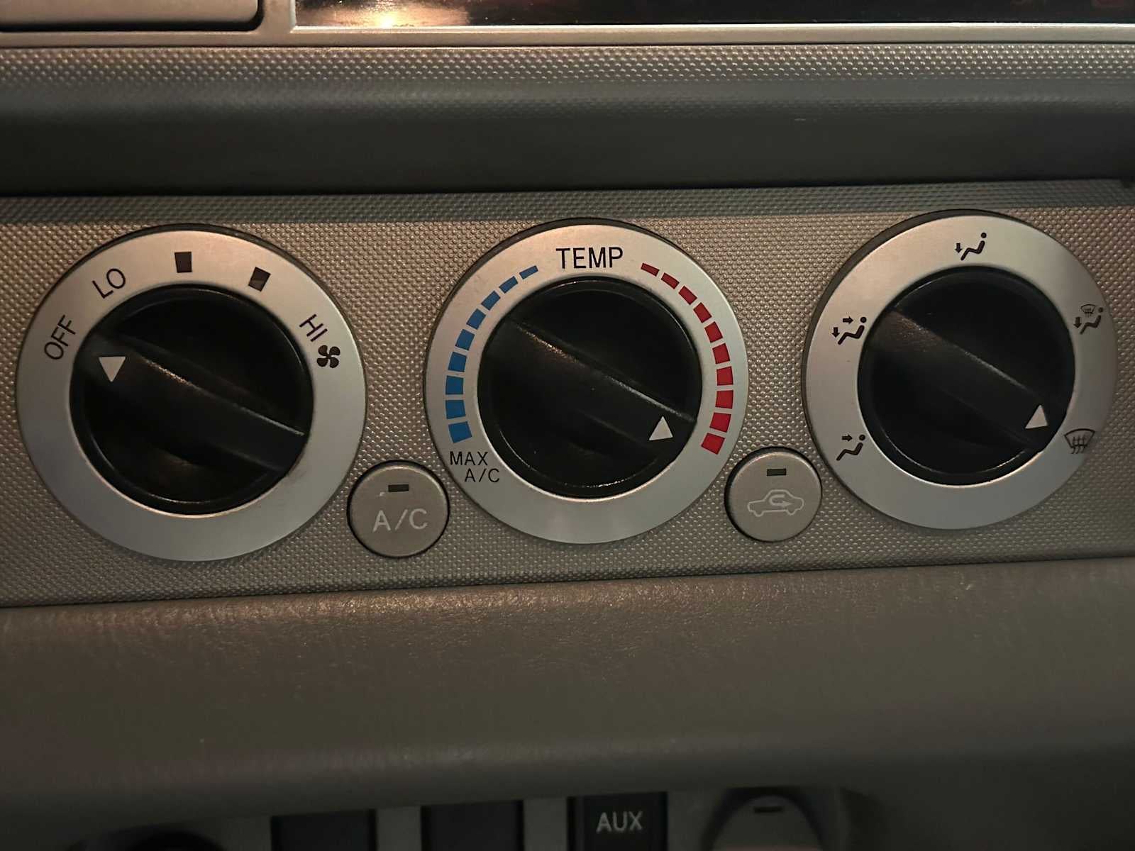 2009 Toyota Tacoma 4WD Double V6 AT (Natl)