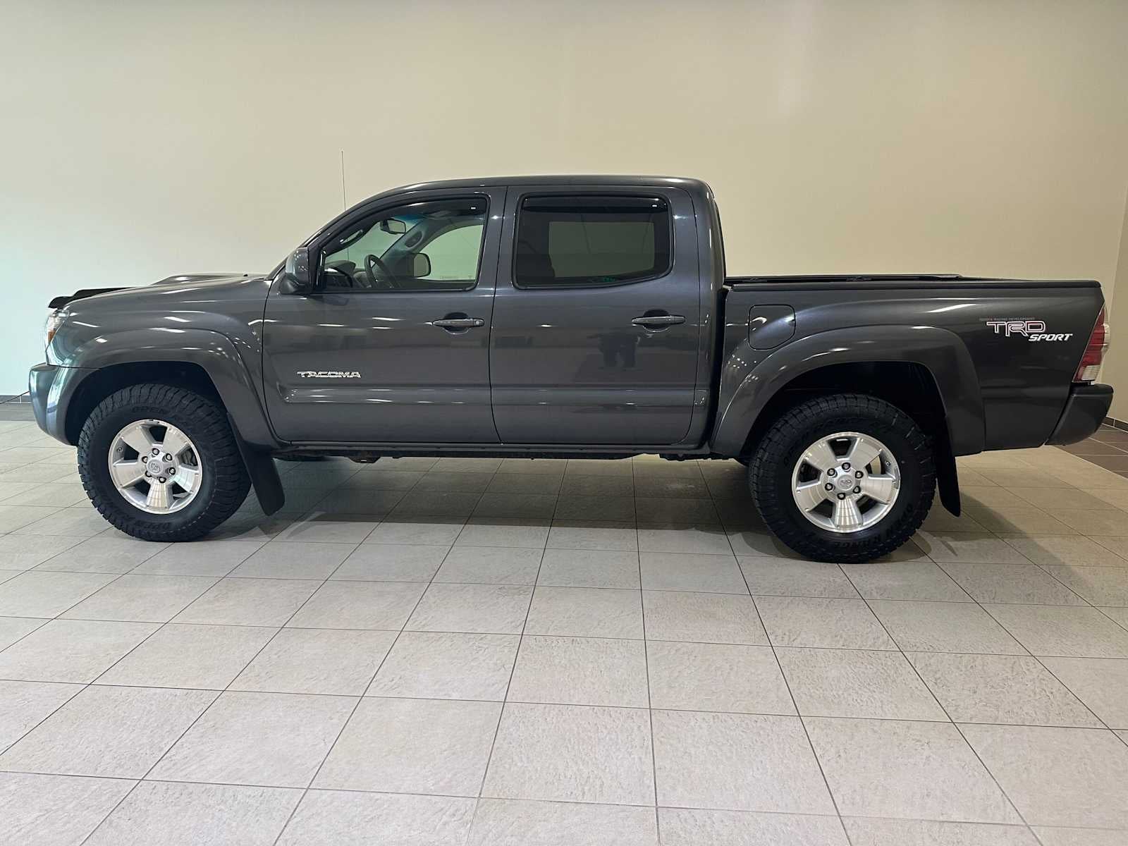 2009 Toyota Tacoma 4WD Double V6 AT (Natl)