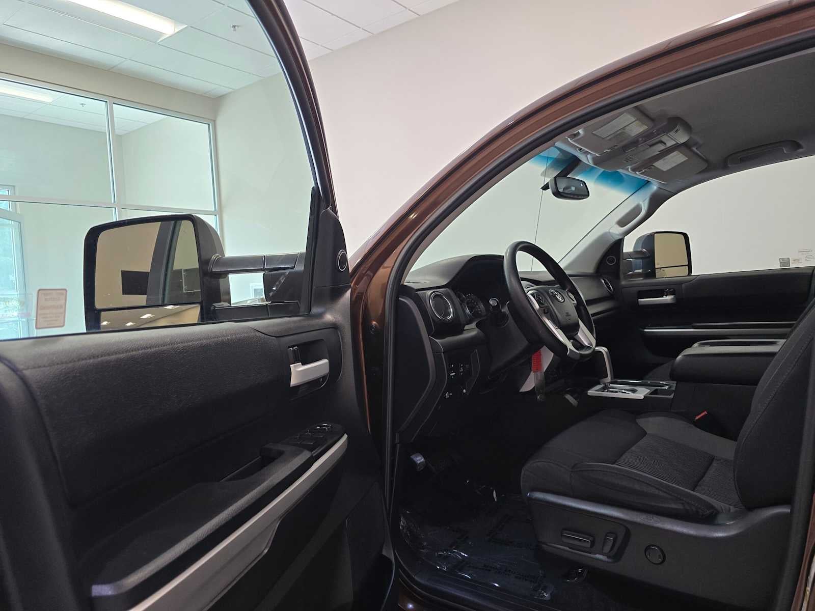 2017 Toyota Tundra SR5