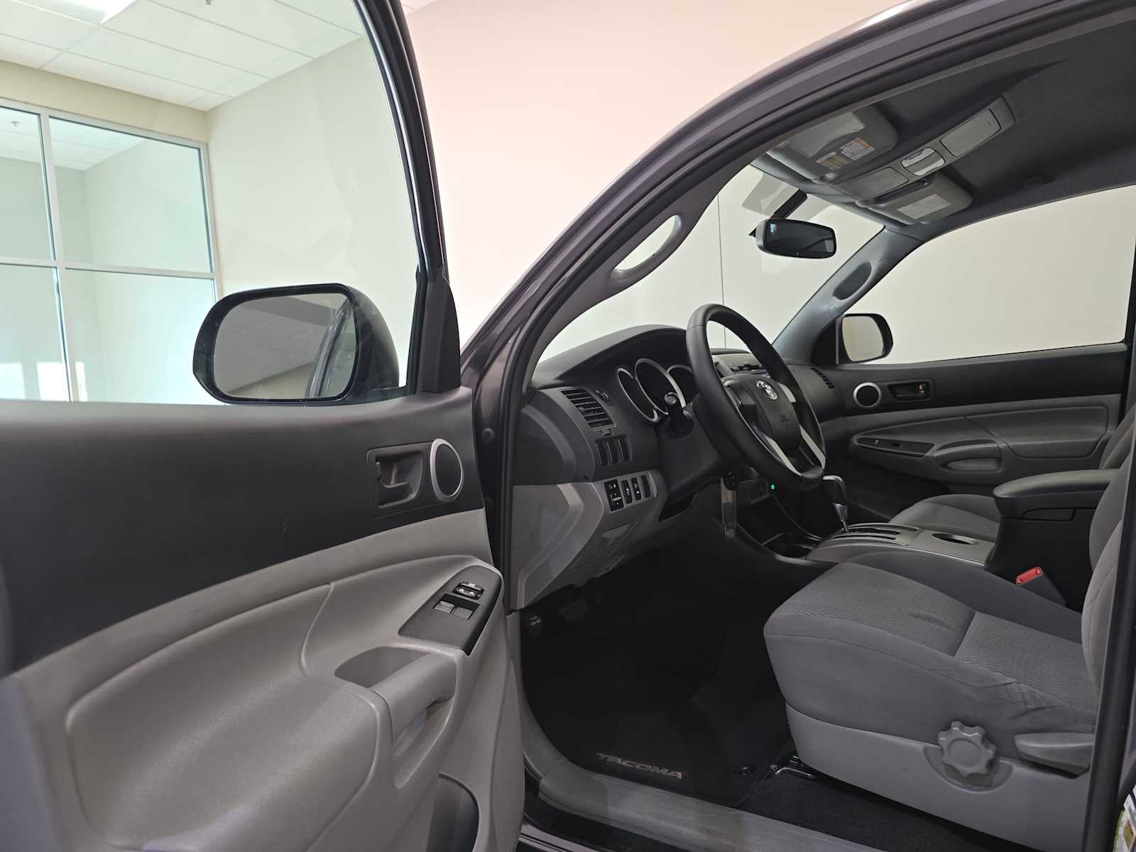 2012 Toyota Tacoma 2WD Access Cab I4 AT (Natl)