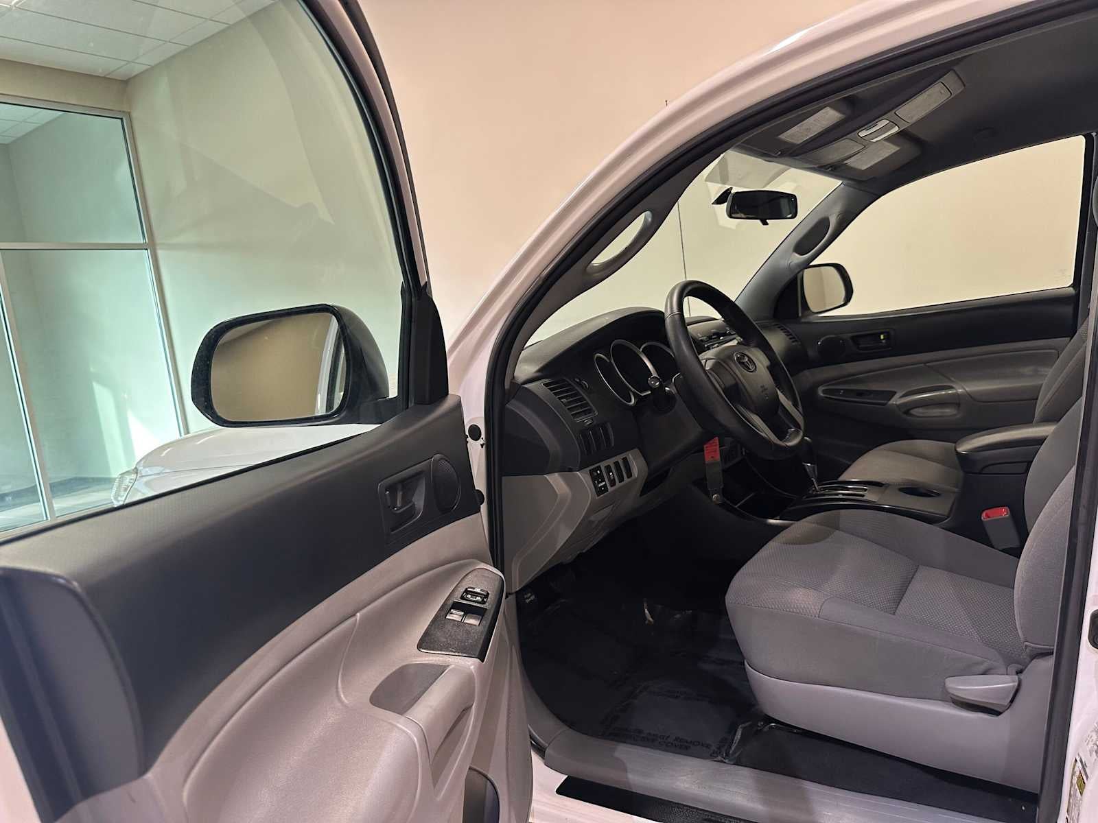 2012 Toyota Tacoma 2WD Access Cab I4 AT (Natl)