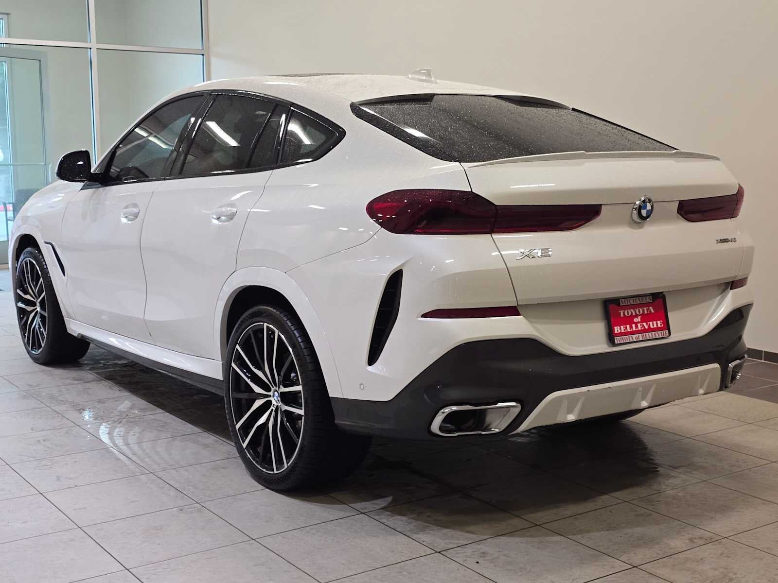 2023 BMW X6 xDrive40i xDrive40i