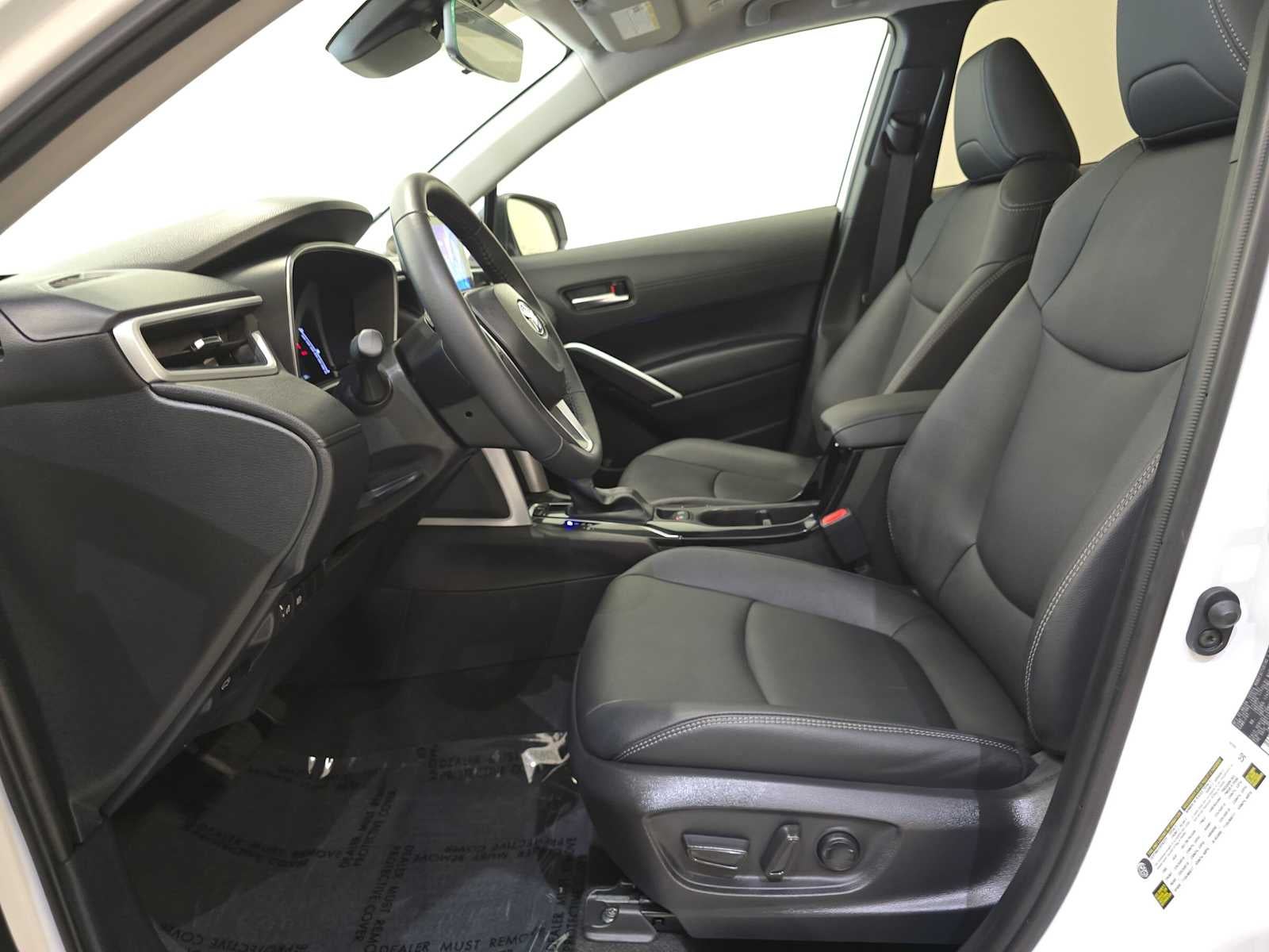 2025 Toyota Corolla Cross XLE