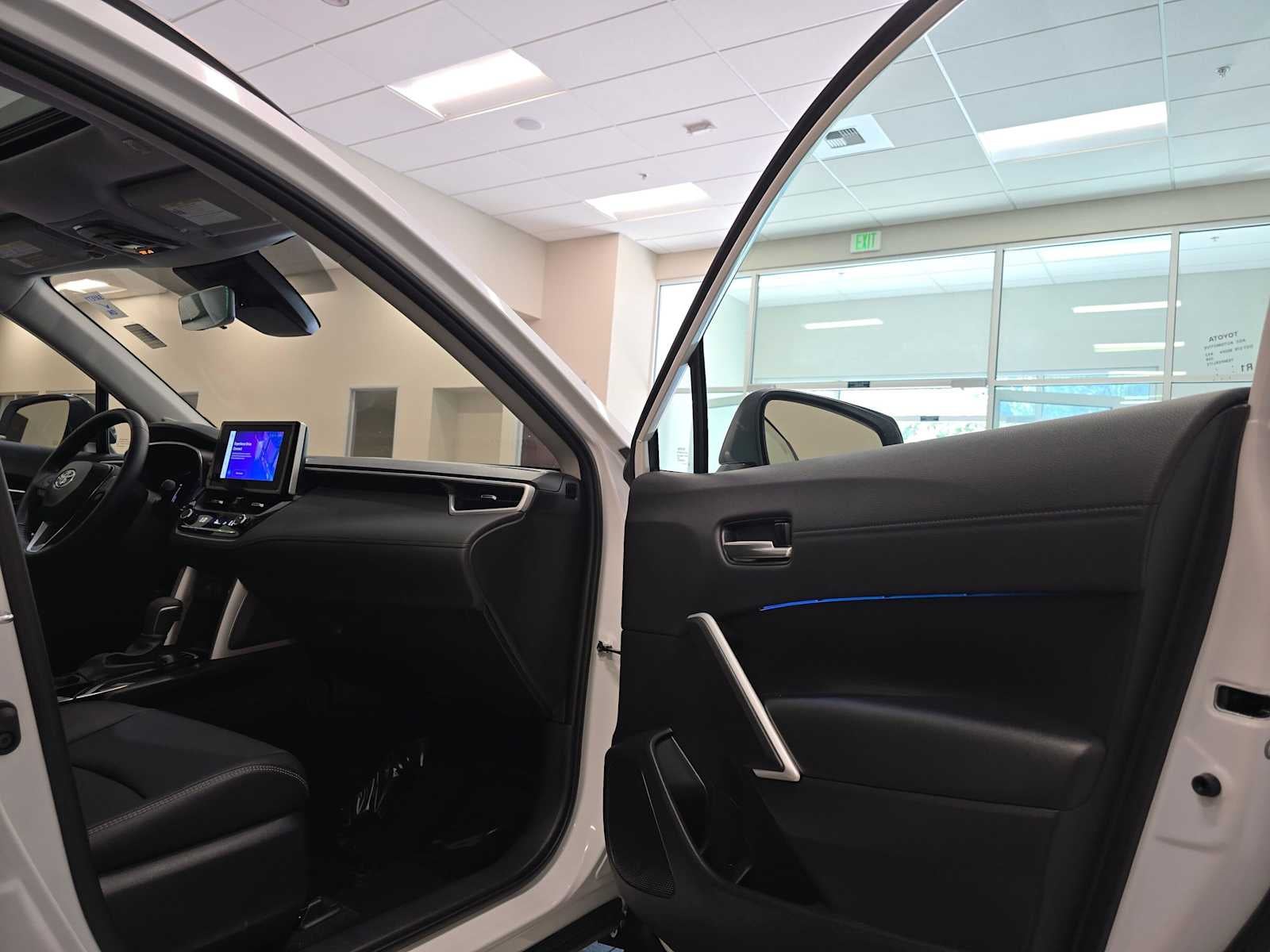 2025 Toyota Corolla Cross XLE