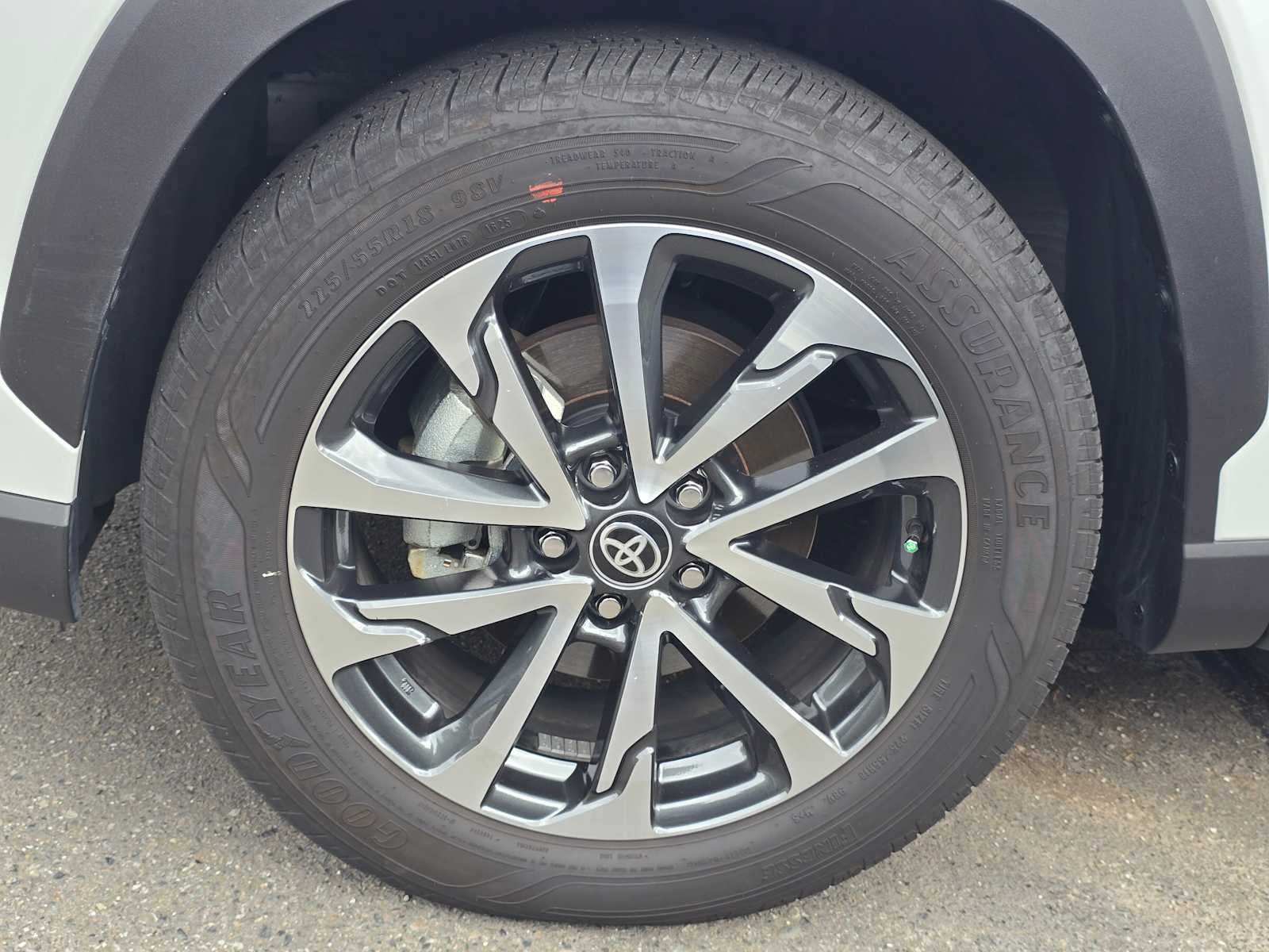 2025 Toyota Corolla Cross XLE