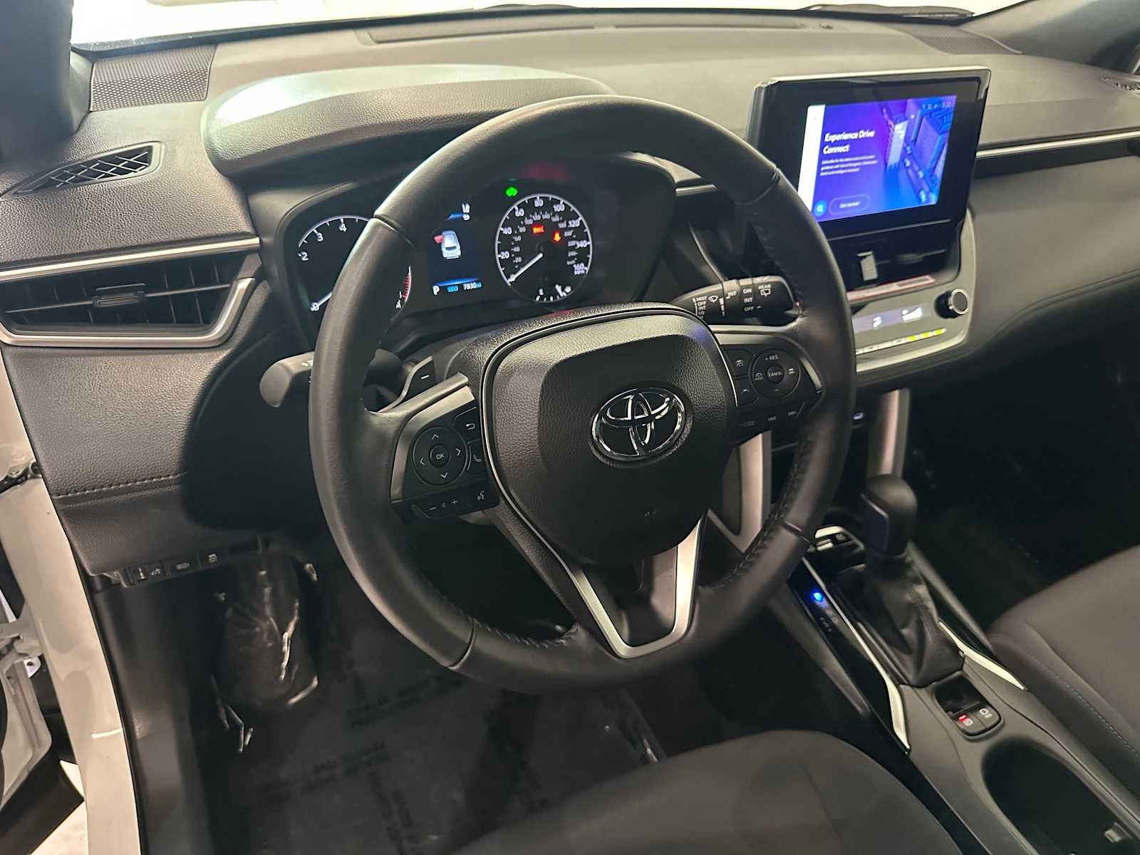 2024 Toyota Corolla Cross Hybrid SE